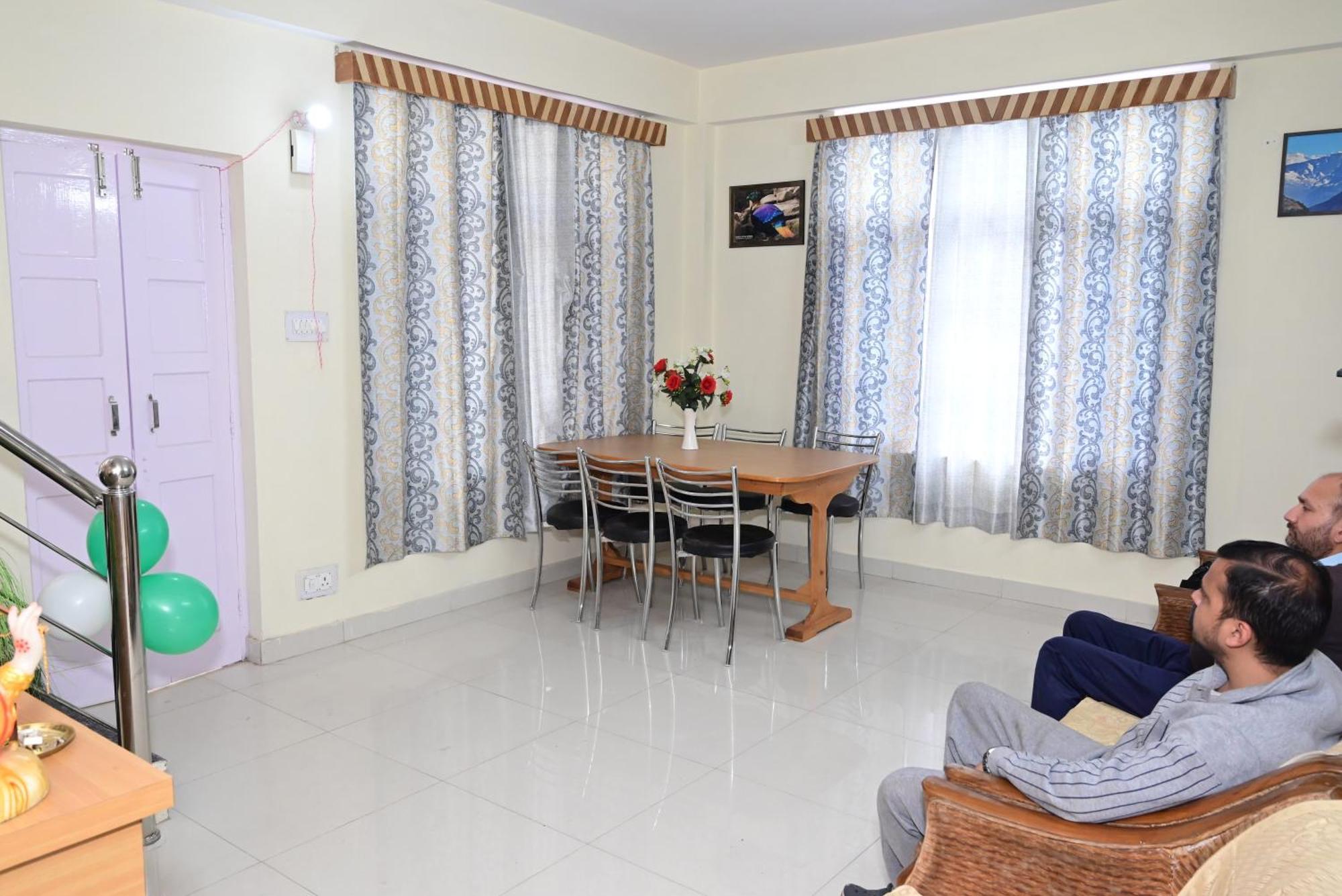 Krishna B&B Near Mall Road ชิมลา ภายนอก รูปภาพ