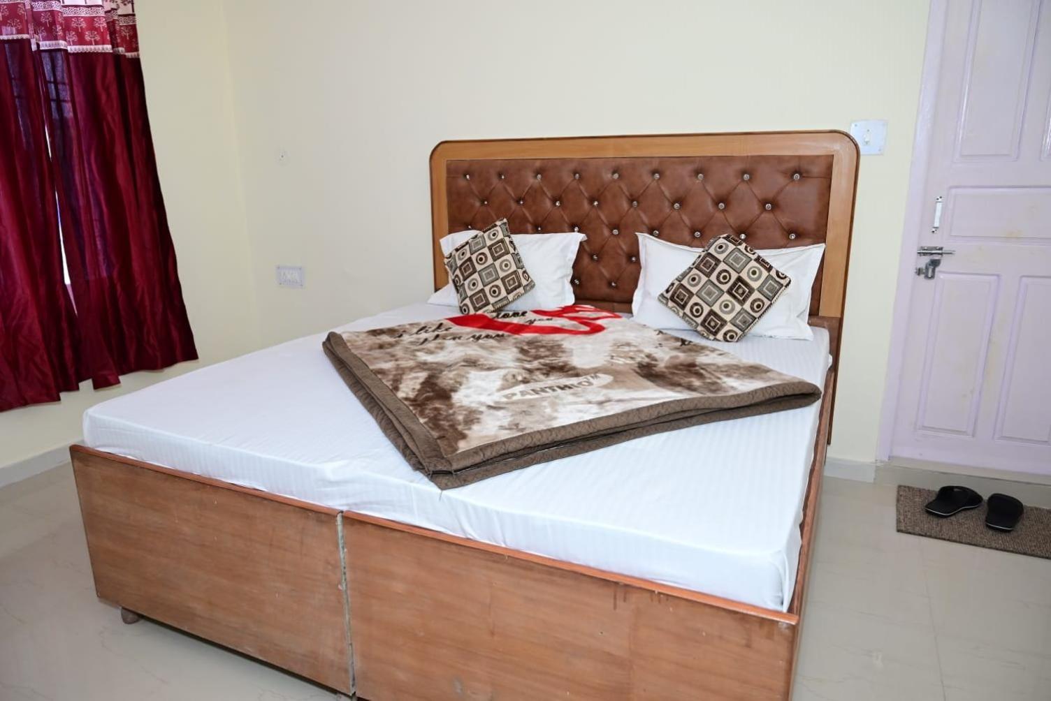Krishna B&B Near Mall Road ชิมลา ภายนอก รูปภาพ