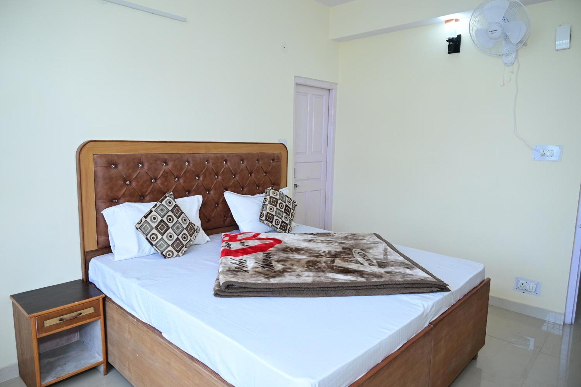 Krishna B&B Near Mall Road ชิมลา ภายนอก รูปภาพ